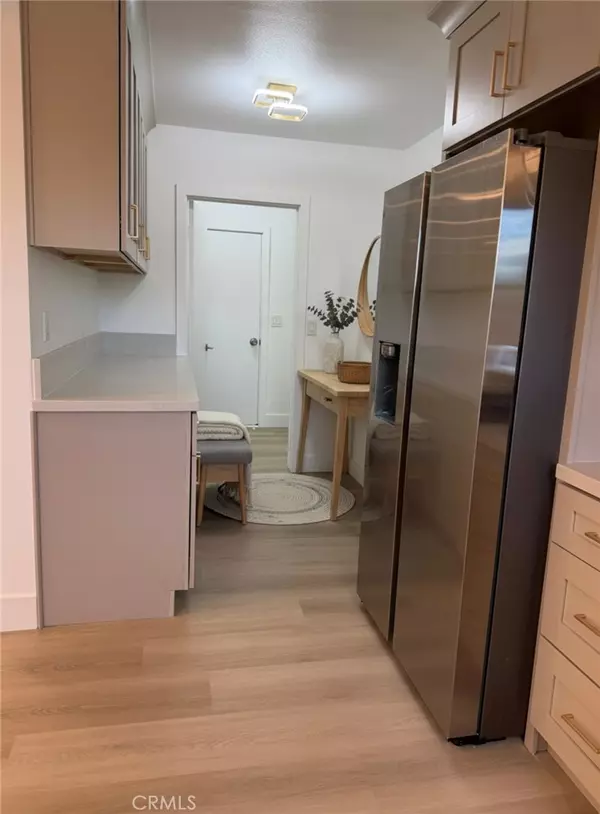 Anaheim, CA 92805,1804 E South