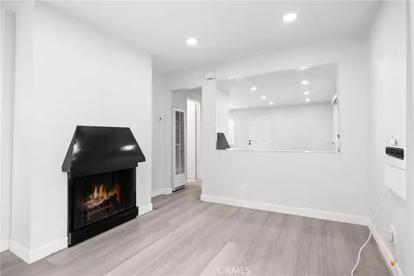 Huntington Beach, CA 92648,114 10th #C