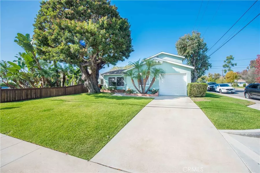 2097 Orange AVE #A, Costa Mesa, CA 92627