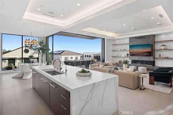 Corona Del Mar, CA 92625,304 Poppy Ave