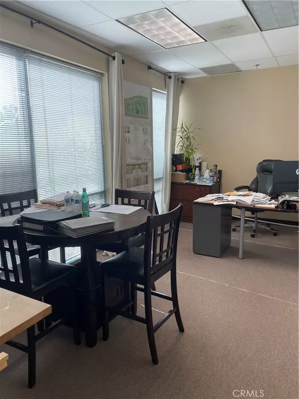 Costa Mesa, CA 92626,3525 Hyland #205