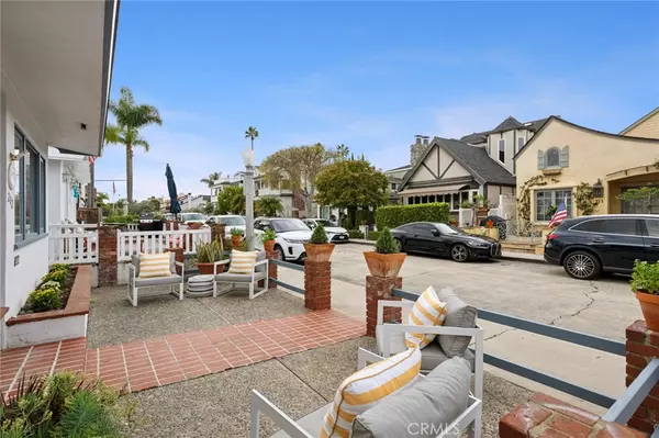 Newport Beach, CA 92662,212 Opal