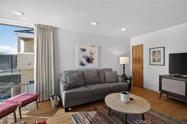 Newport Beach, CA 92662,226 Garnet AVE