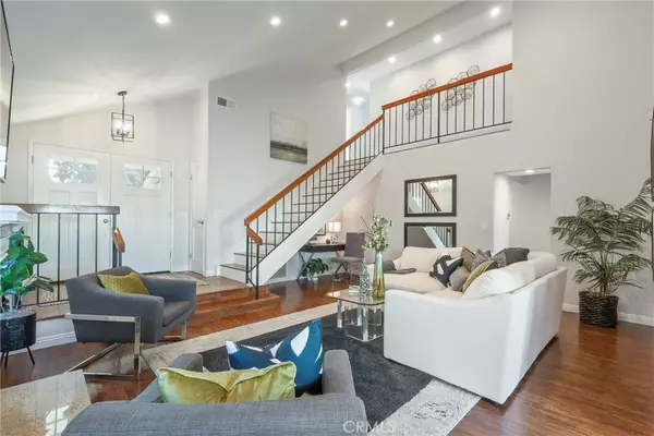 Irvine, CA 92614,58 Rockwood