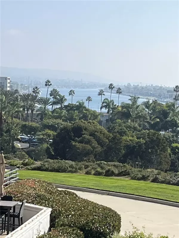 Newport Beach, CA 92663,230 LILLE LANE 212