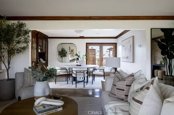 Newport Beach, CA 92663,401 Holmwood