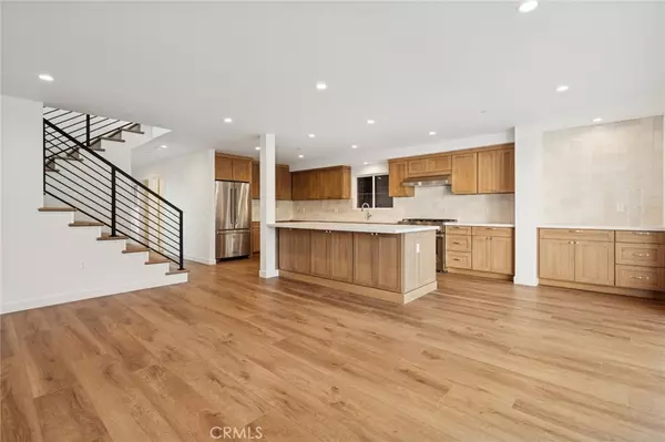 Newport Beach, CA 92663,212 40th