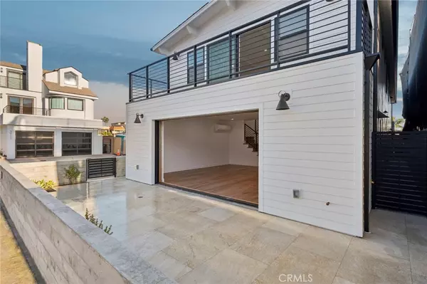 Newport Beach, CA 92663,212 40th