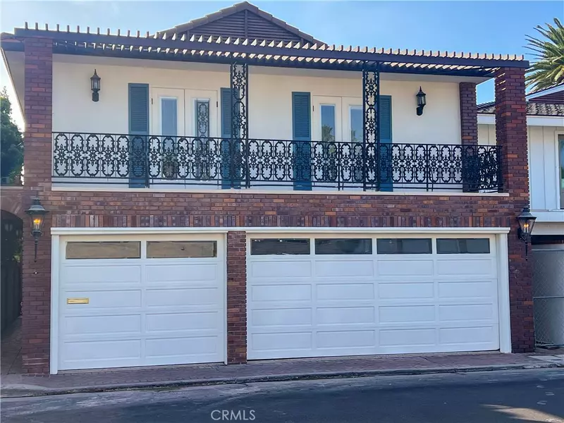 205 Via Lido Soud, Newport Beach, CA 92663