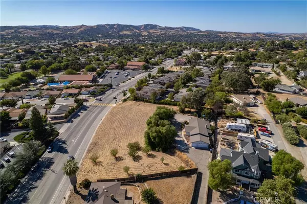 Paso Robles, CA 93446,845 Creston RD