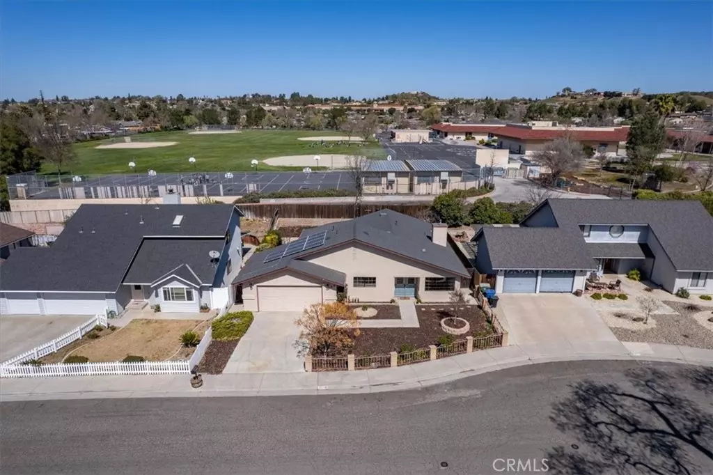 Paso Robles, CA 93446,266 Ginger LN