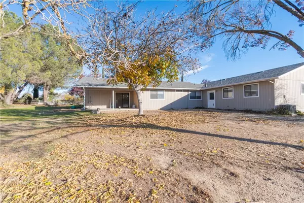 Paso Robles, CA 93446,5925 Whispering Oak WAY