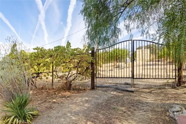 53121 Smith RD, Bradley, CA 93426