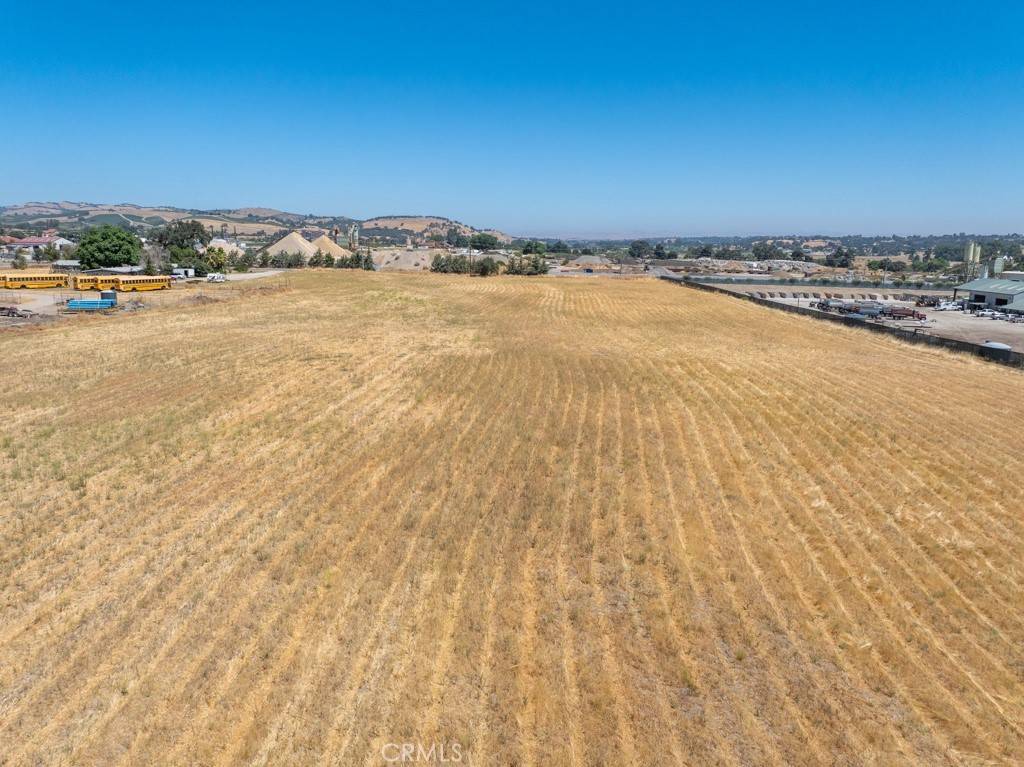 Paso Robles, CA 93446,0 Volpi Ysabel RD