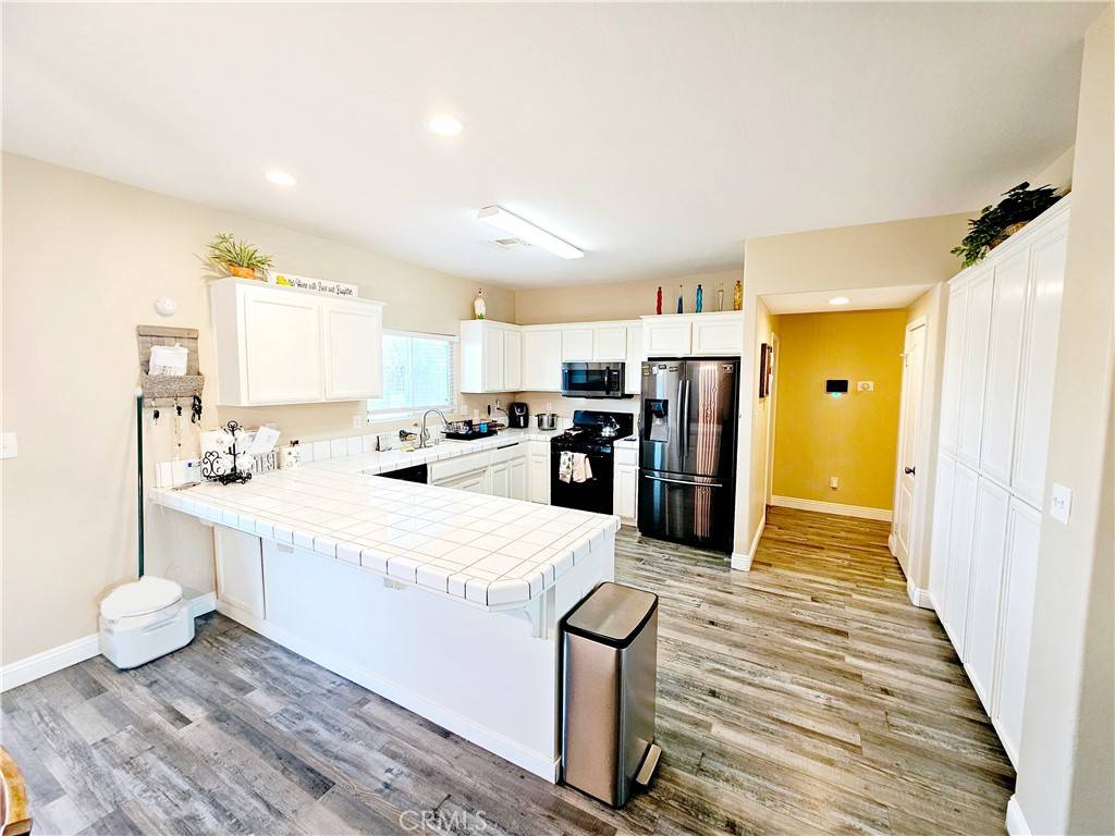 Bakersfield, CA 93307,606 New Zealand DR