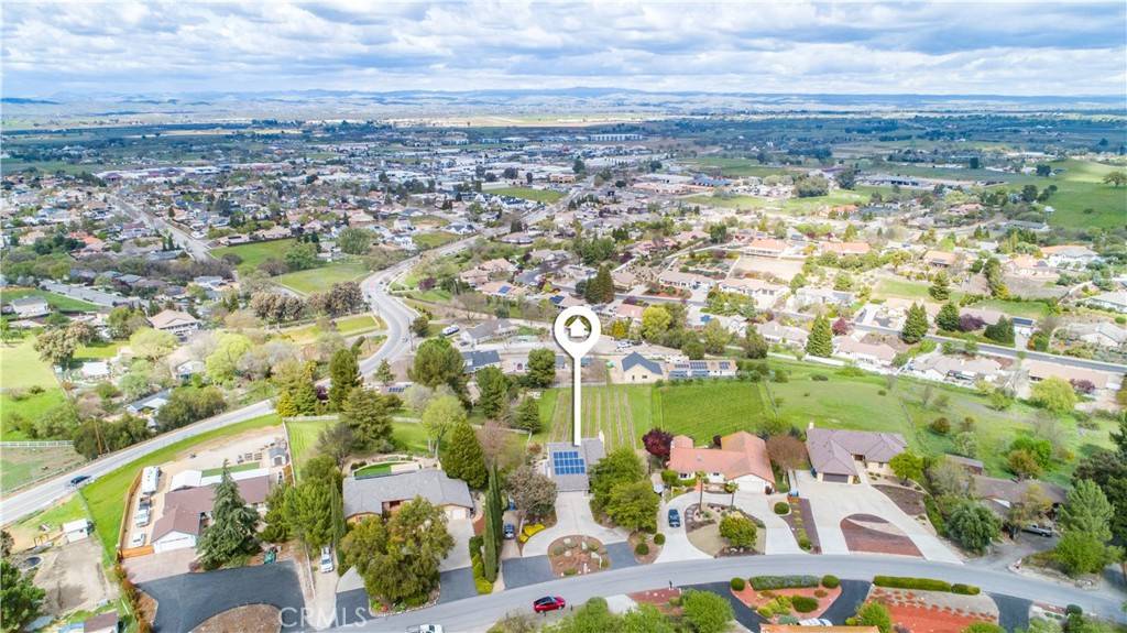 Paso Robles, CA 93446,940 Walnut DR