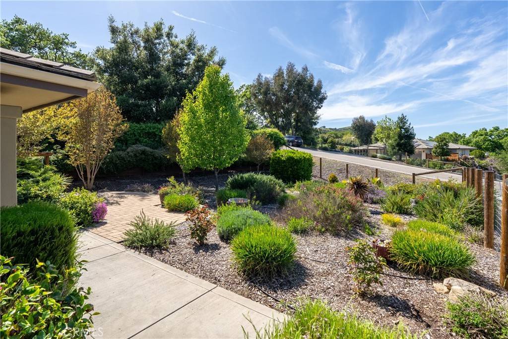 Paso Robles, CA 93446,9885 Bluegill DR