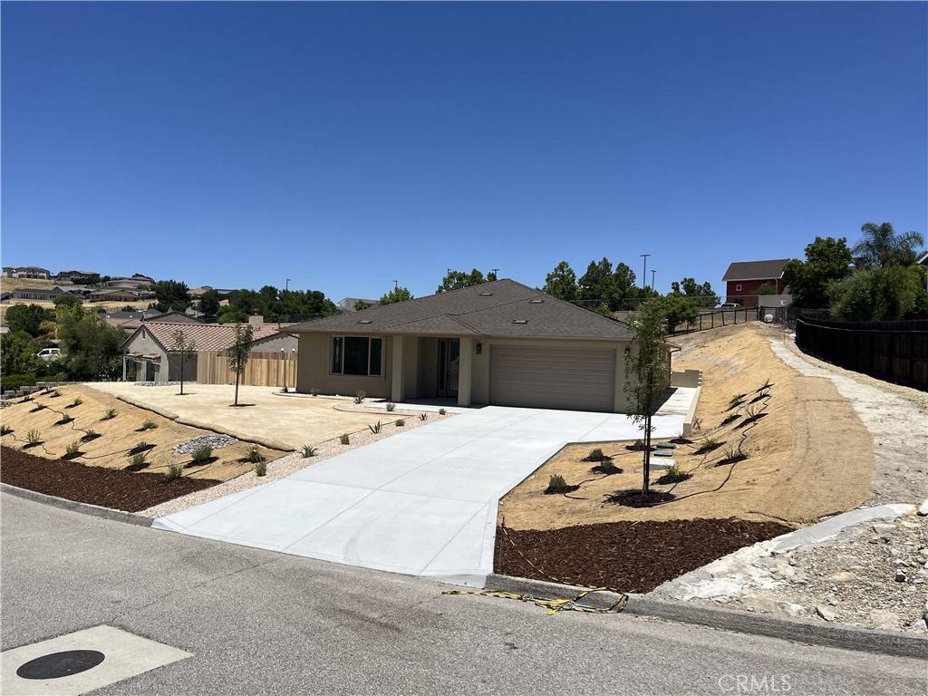 2235 Holly DR, Paso Robles, CA 93446
