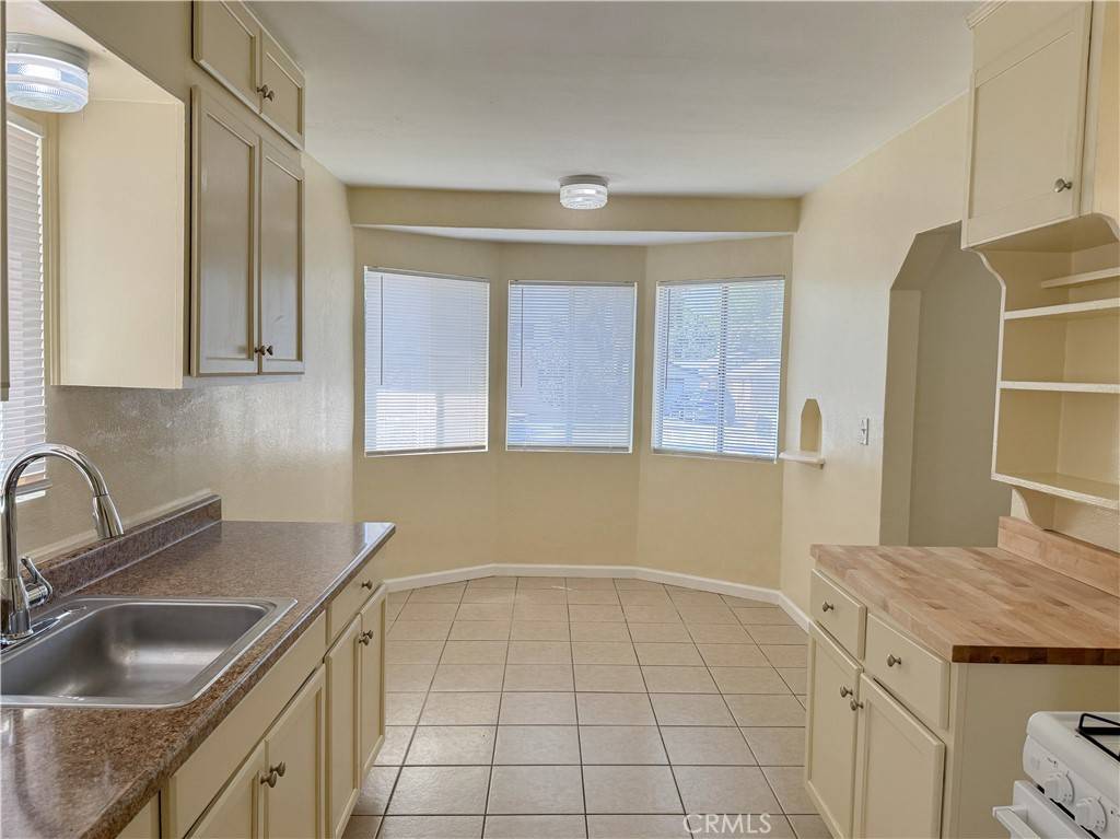 Bakersfield, CA 93308,812 Wilson AVE