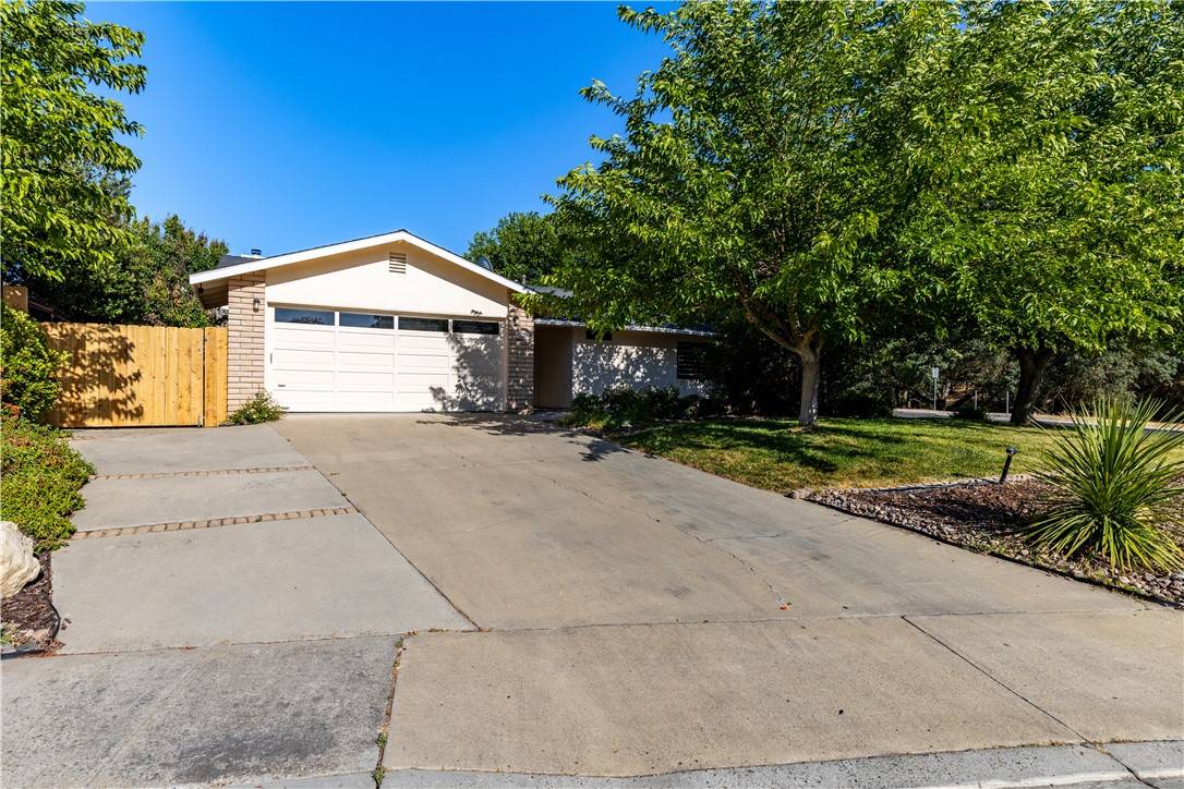 1748 Wade DR, Paso Robles, CA 93446