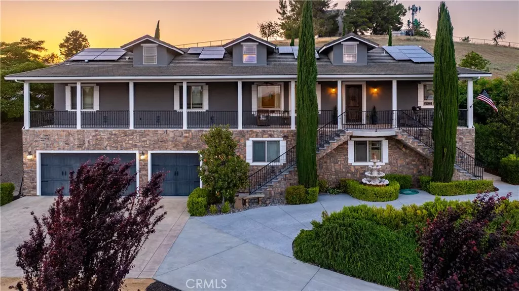 Paso Robles, CA 93446,98 Nutwood CIR