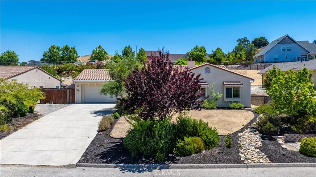 2245 Holly DR, Paso Robles, CA 93446