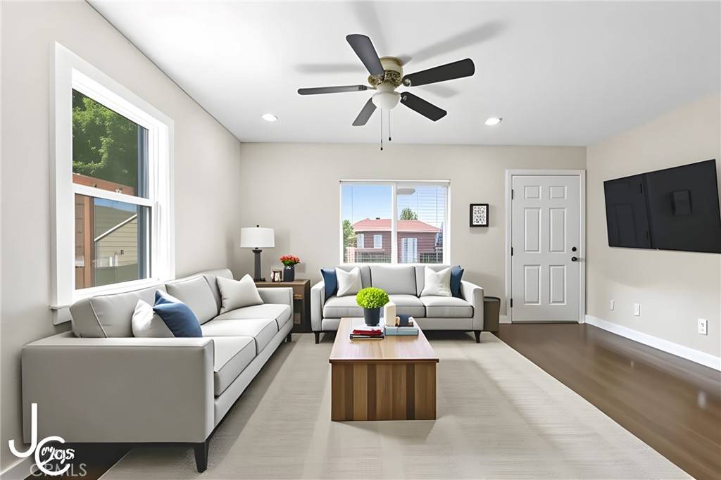 Bakersfield, CA 93304,531 7th