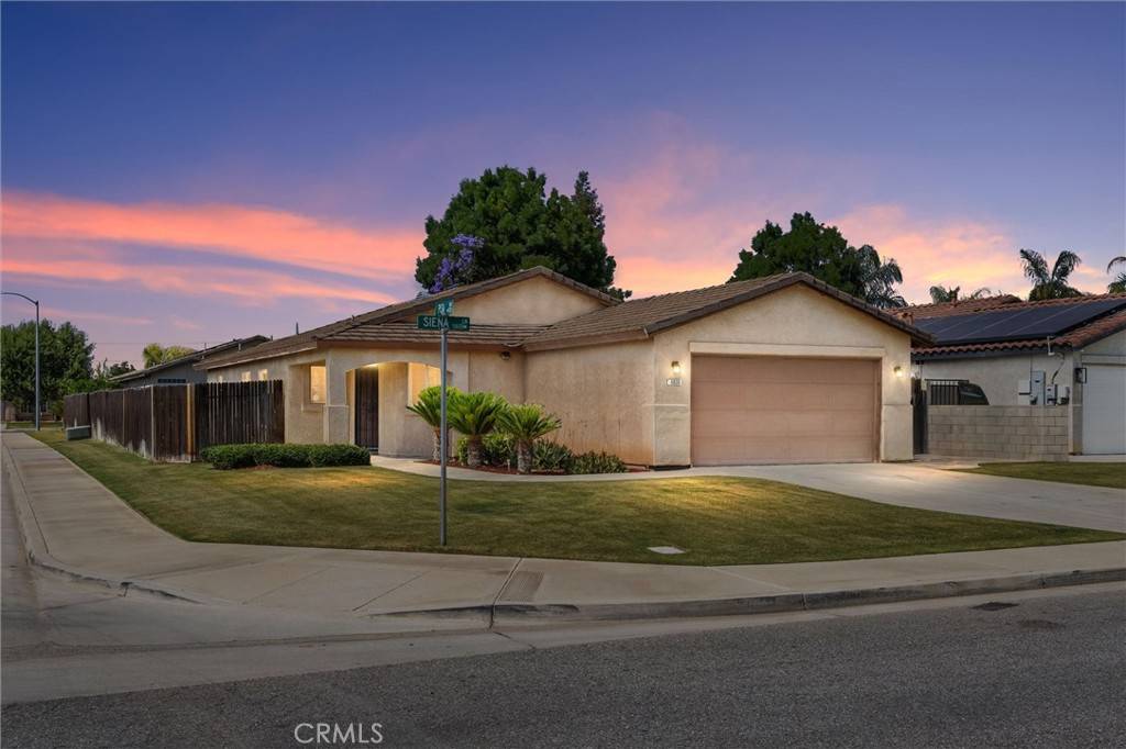 5820 Siena LN, Bakersfield, CA 93308