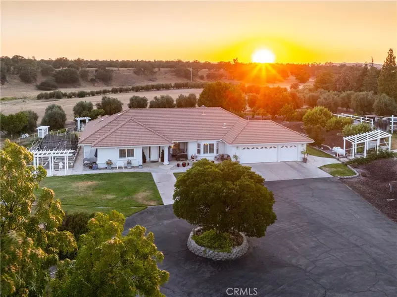 5570 Rancho La Loma Linda DR, Paso Robles, CA 93446