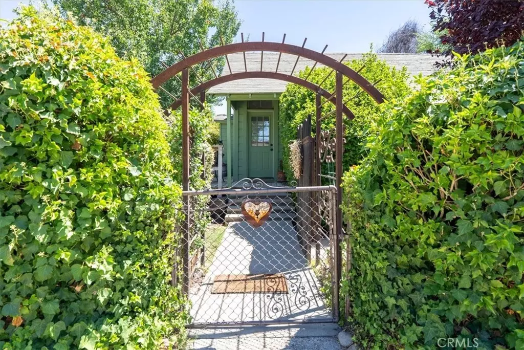 Paso Robles, CA 93446,647 Vine ST