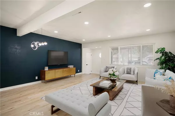 Bakersfield, CA 93304,3004 S I ST