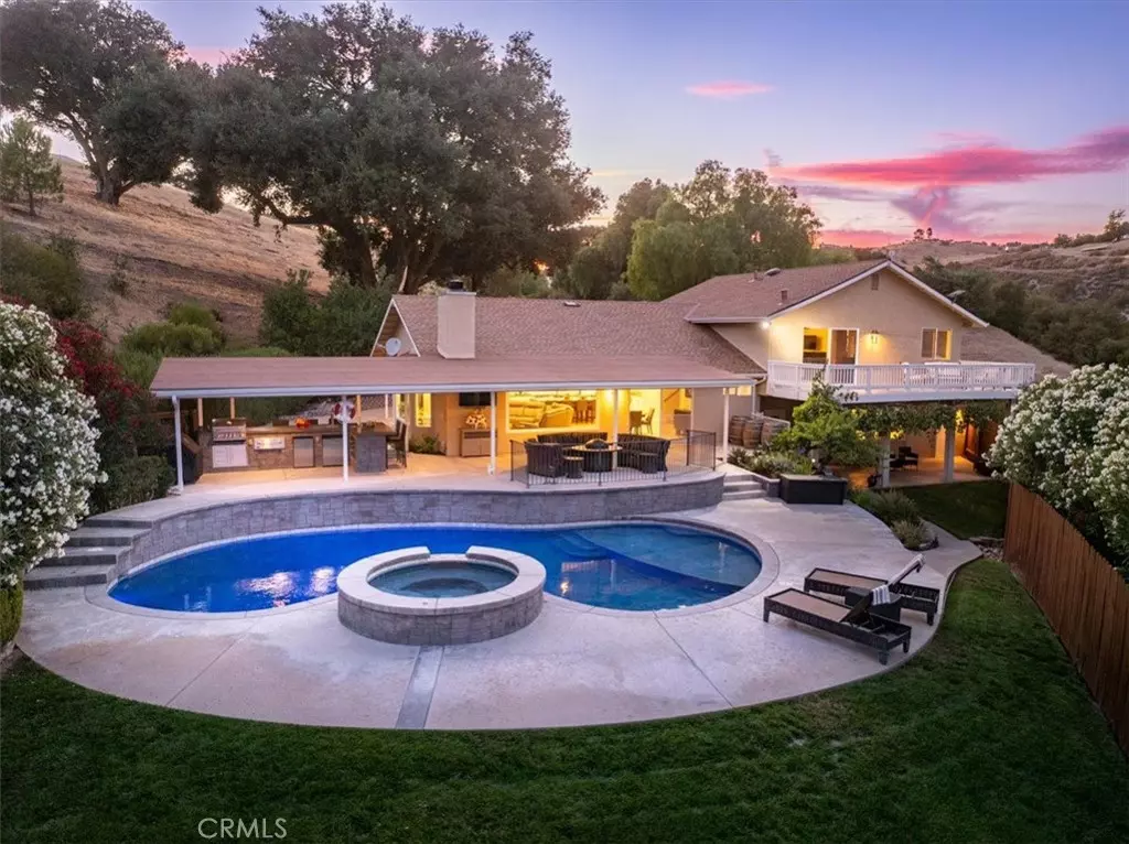 Paso Robles, CA 93446,889 W 4th ST