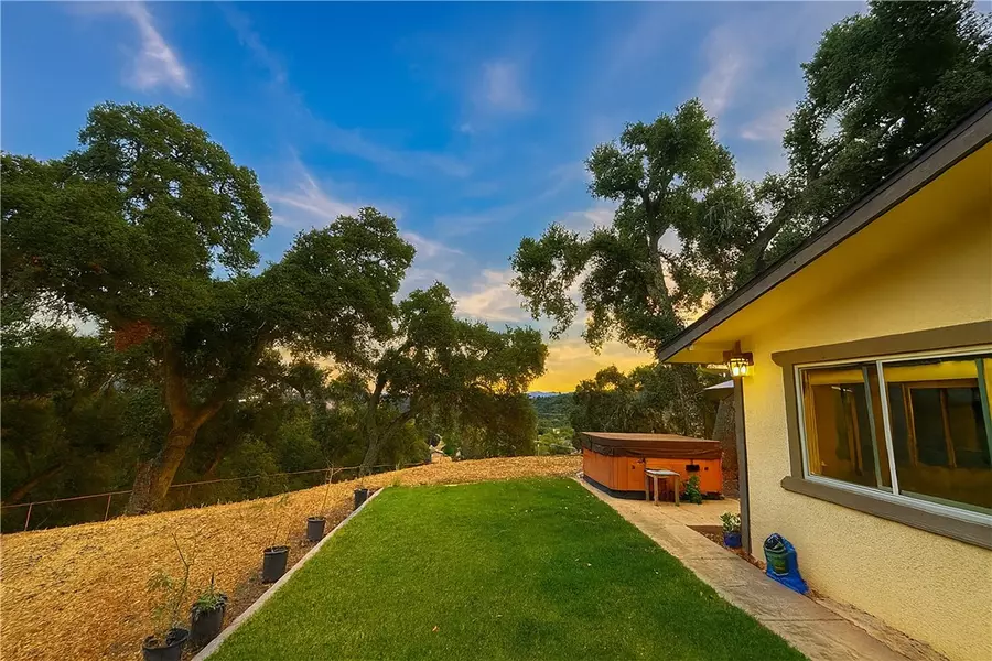 1000 Garcia RD, Atascadero, CA 93422