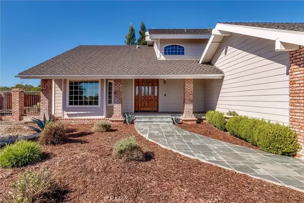 Paso Robles, CA 93446,833 Rolling Hills Rd