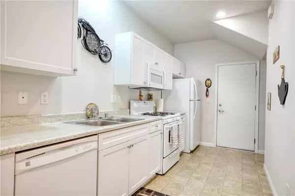 San Luis Obispo, CA 93401,864 Lawrence