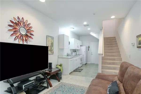 San Luis Obispo, CA 93401,864 Lawrence