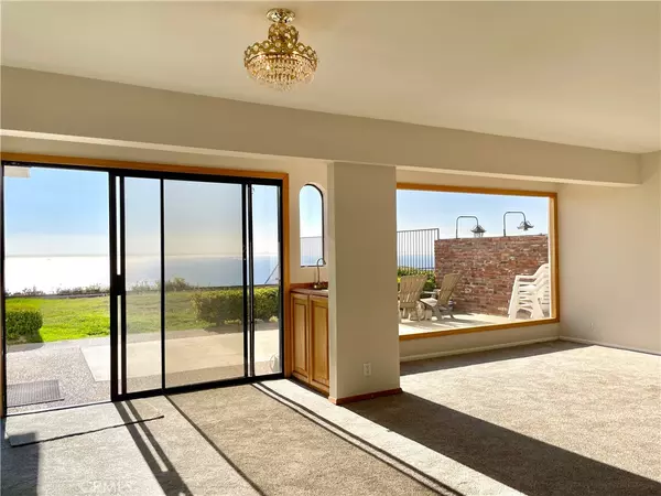 Rancho Palos Verdes, CA 90275,28717 Cedarbluff DR