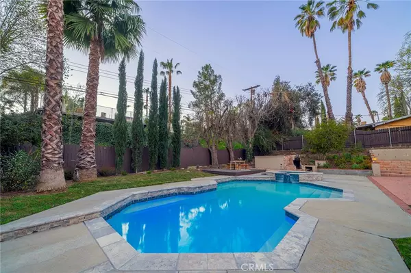 Woodland Hills, CA 91367,5825 Winnetka AVE