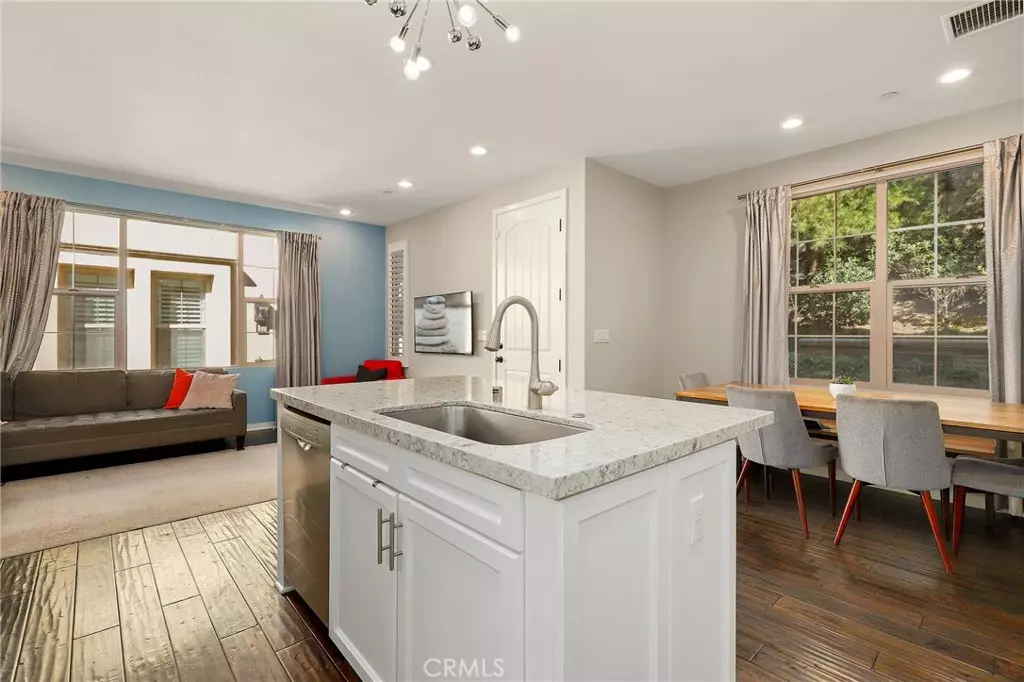 Irvine, CA 92620,75 Tallowood