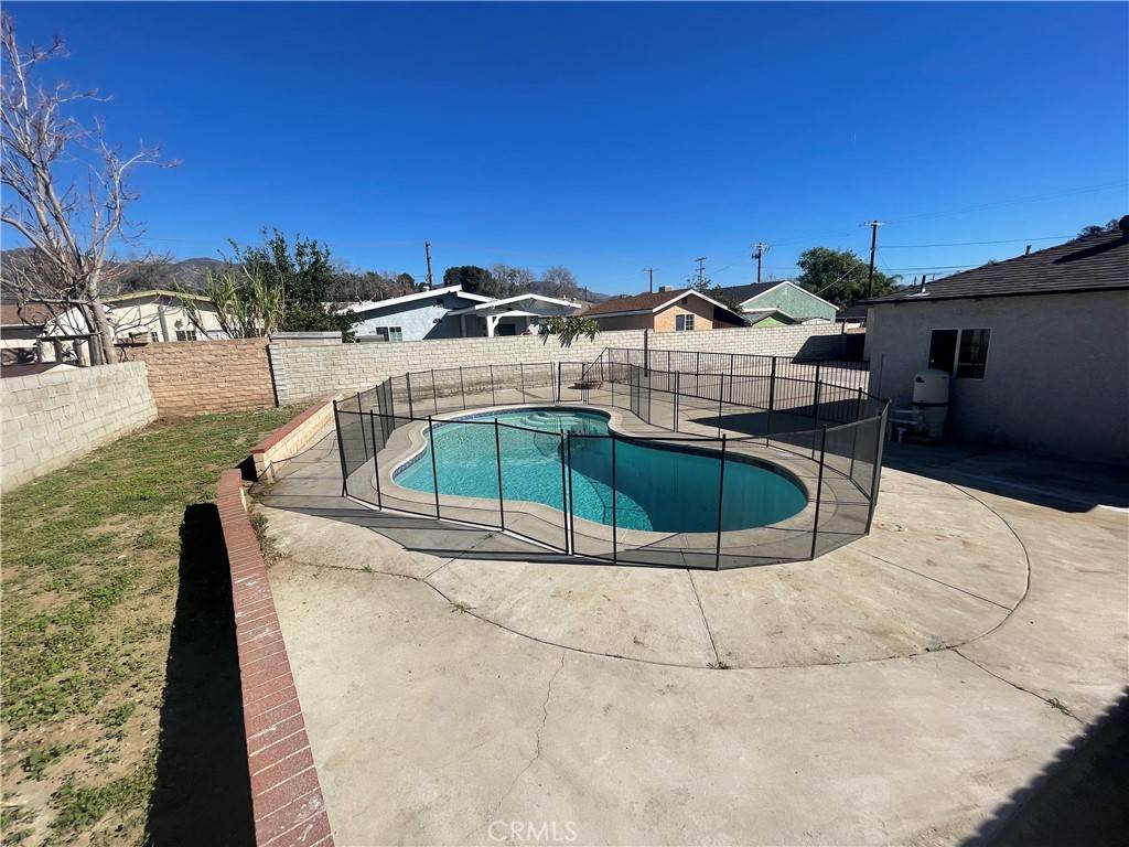 Sylmar, CA 91342,14145 Raven ST