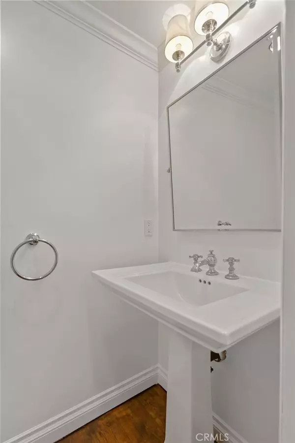 Woodland Hills, CA 91367,23059 Leonora DR