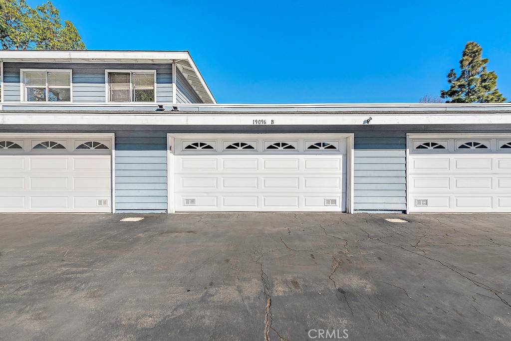 19096 Queensport LN #B, Huntington Beach, CA 92646
