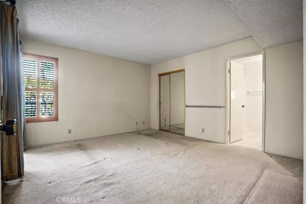 Irvine, CA 92618,2201 Apricot DR #2201
