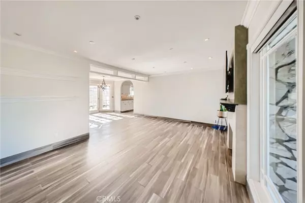 Huntington Beach, CA 92647,7922 Rhine CIR