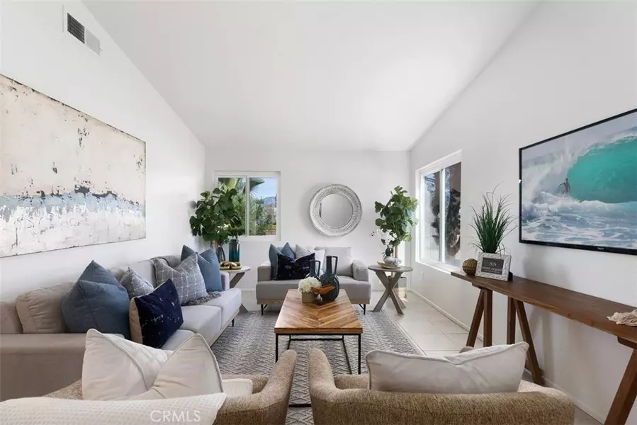 263 Greenbriar CT, Redlands, CA 92374
