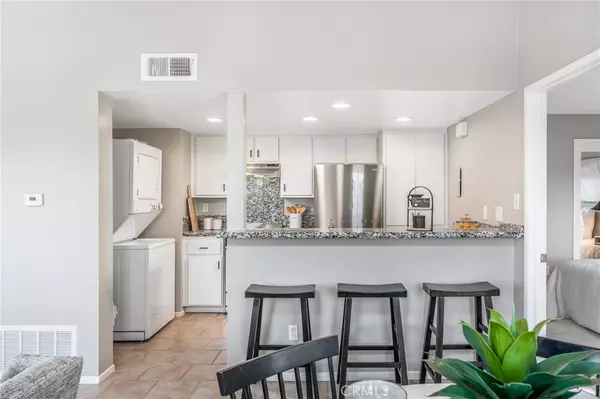 Mission Viejo, CA 92691,23395 La Crescenta #E264