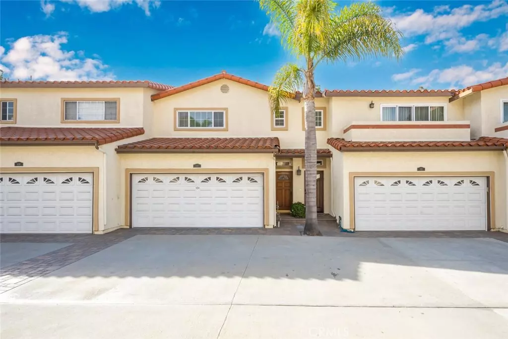 Huntington Beach, CA 92649,4700 Warner AVE #107