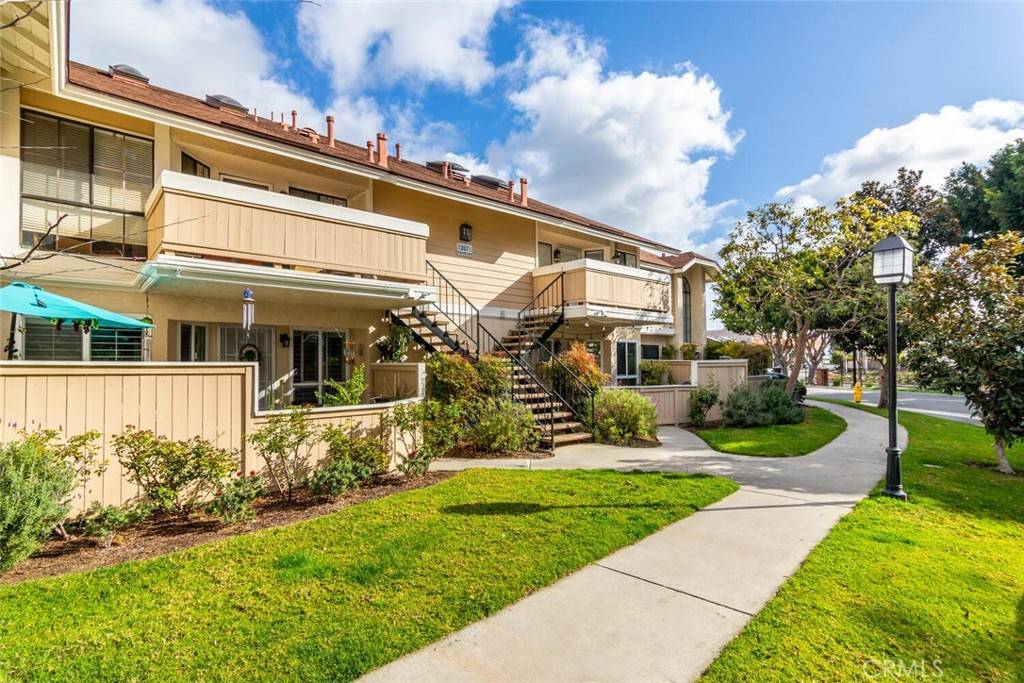 12671 BRIARGLEN LOOP #J, Stanton, CA 90680