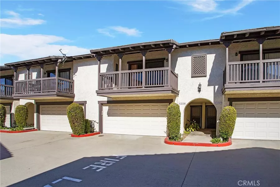 1156 Strawberry LN, Glendora, CA 91740