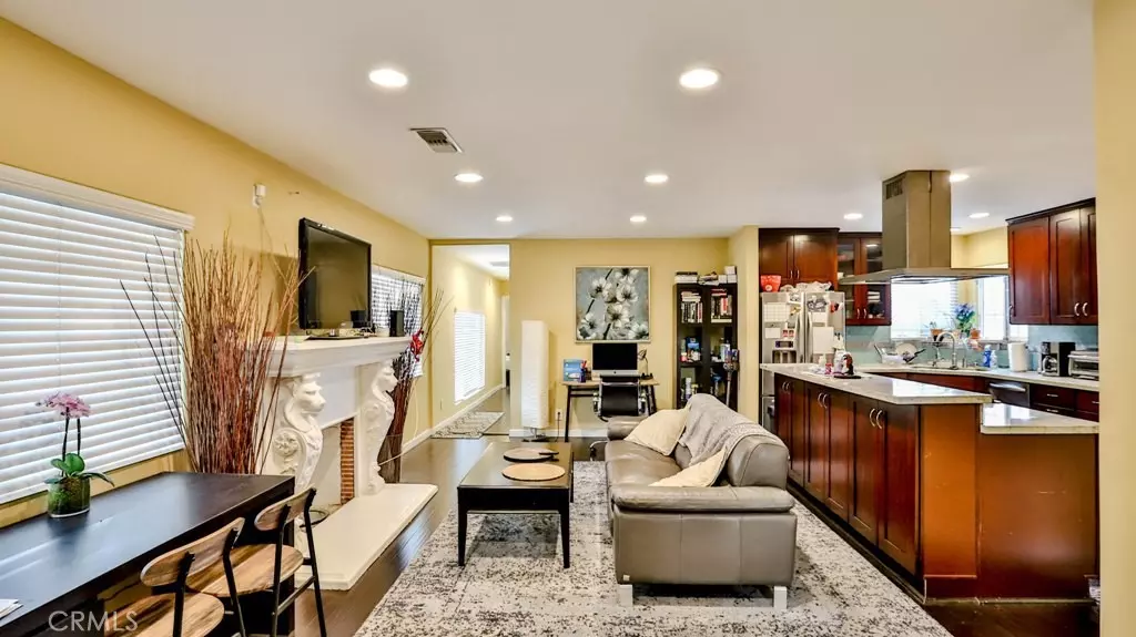 6303 Tujunga AVE, North Hollywood, CA 91606